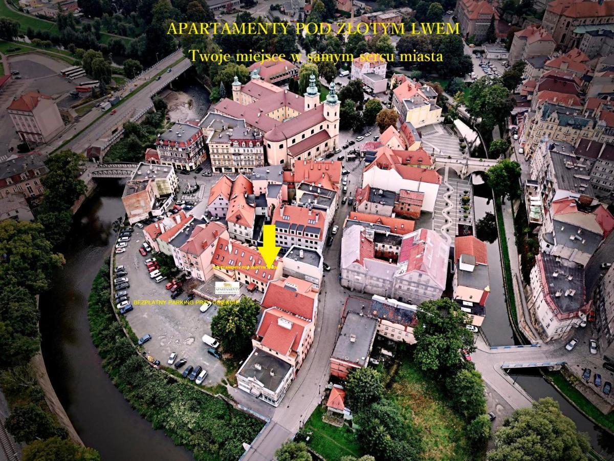 Hotel, Apartament Pod Zlotym Lwem W Samym Centrum Miasta Z Darmowym Parkingiem VII Klodzko Exterior photo